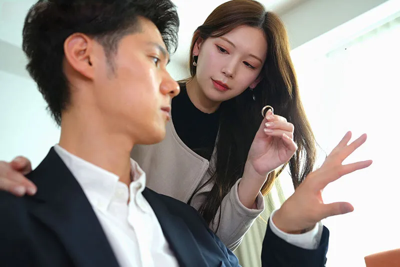 Cô vợ đi đi chơi, chồng yêu ở nhà bị nhỏ em người vợ gạ xxx không trượt phát nào